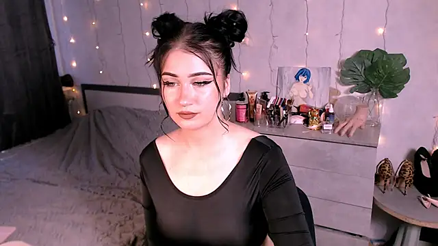 Katie Kiss online show from July 4, 2026, 6:12 pm