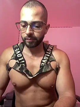 magnumchris online show from April 14, 2026, 3:50 pm