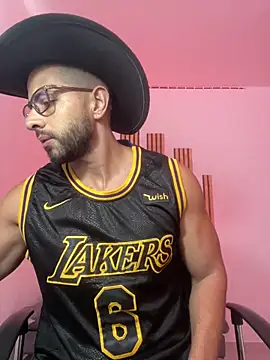 magnumchris online show from April 16, 2026, 5:14 pm