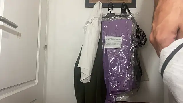 xxyongboyxx online show from October 10, 2025, 5:03 pm