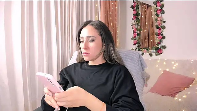 Snapshot of Sara_kaic chatting on May 19, 2026, 3:24 am Sara kaic online show from May 19, 2026, 3:24 am