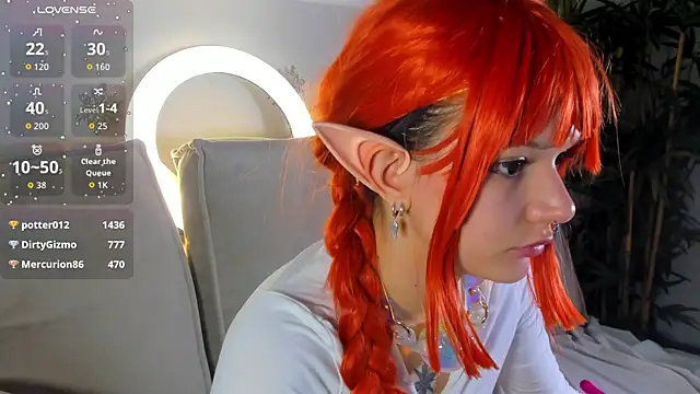 Molly Platt online show from December 1, 2025, 9:26 pm