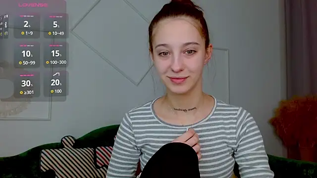 Little cherryy   online show from October 13, 2025, 6:37 am