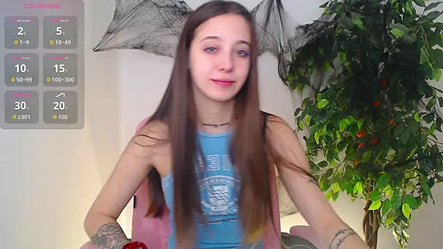 Little cherryy   online show from October 28, 2025, 8:13 am