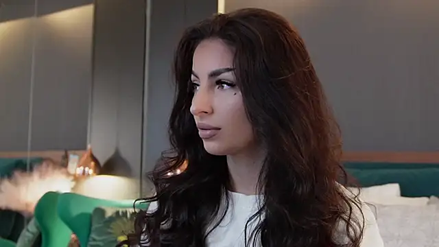 EmilyTrix online show from November 27, 2025, 2:12 am