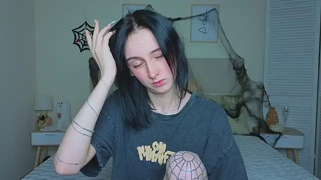 Little moly999 online show from October 28, 2025, 8:41 pm