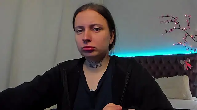 LilaVame online show from October 6, 2025, 7:03 pm