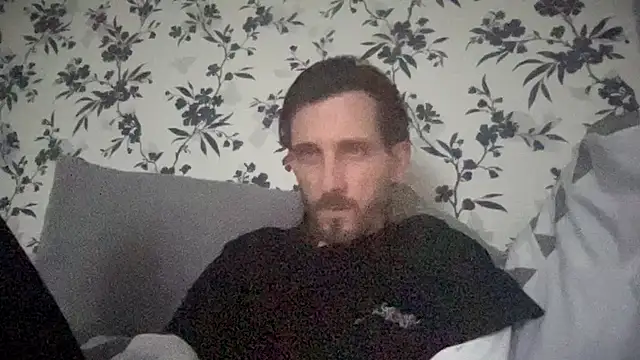 Big8inchUncutCock online show from April 23, 2026, 3:35 pm