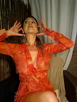 CelynaRoss online show from October 19, 2025, 12:57 am