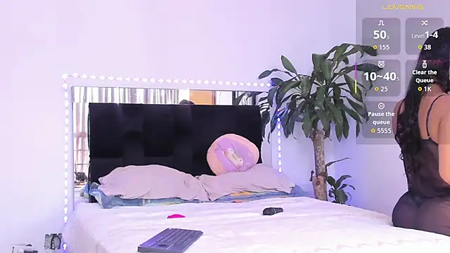 i alexanew online show from November 8, 2025, 8:12 pm