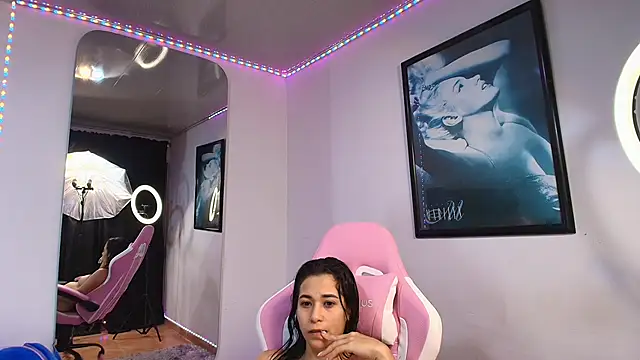 Snapshot of GraceWallace_ chatting on November 13, 2025, 1:53 am GraceWallace online show from November 13, 2025, 1:53 am