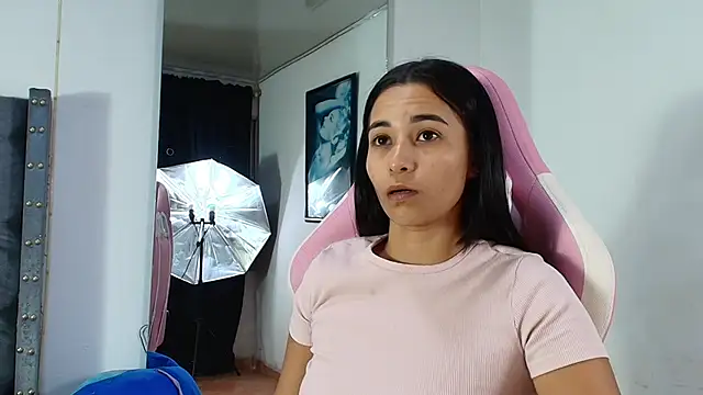 GraceWallace  online show from April 25, 2026, 2:36 am