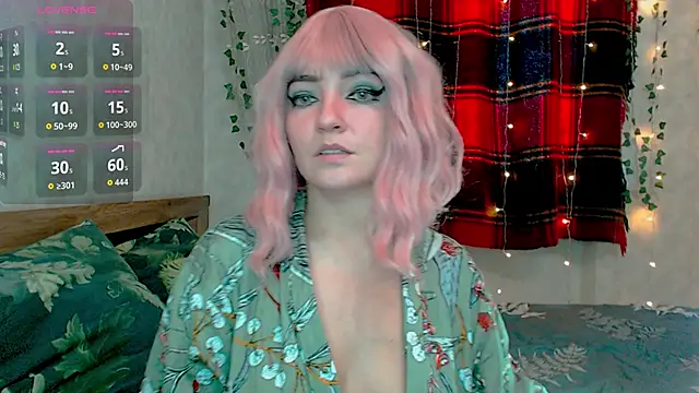 Snapshot of MagicPink chatting on December 18, 2025, 11:58 am MagicPink online show from December 18, 2025, 11:58 am