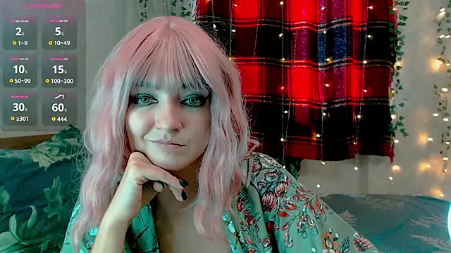 Snapshot of MagicPink chatting on December 3, 2025, 11:20 am MagicPink online show from December 3, 2025, 11:20 am