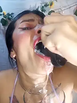 karinnahotdirty online show from April 1, 2026, 10:18 pm