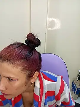 karinnahotdirty online show from November 27, 2025, 11:27 pm