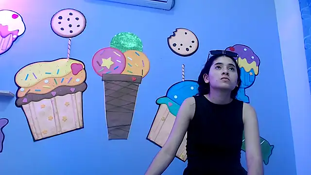 Snapshot of skinnykalitzo18 chatting on February 2, 2026, 2:05 pm skinnykalitzo18 online show from February 2, 2026, 2:05 pm