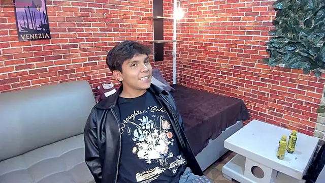 Thiago Kozak online show from July 15, 2026, 2:18 am