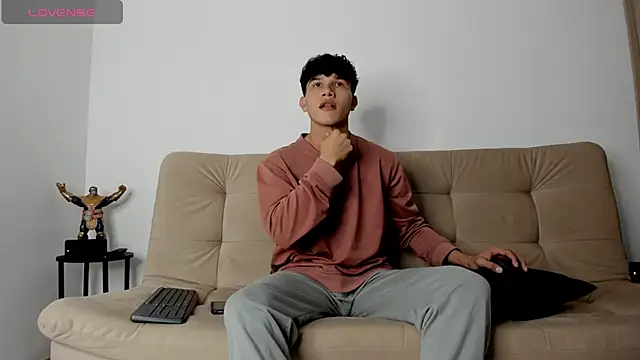 2Amateur Guys online show from October 3, 2025, 11:17 pm