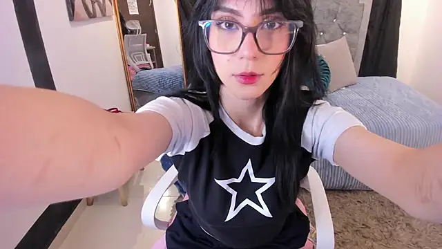 Snapshot of CamiCute_ chatting on October 17, 2025, 8:54 pm CamiCute online show from October 17, 2025, 8:54 pm