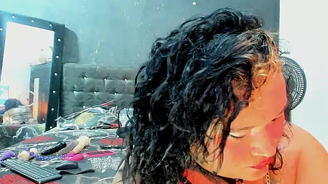 Kat Valen online show from November 11, 2025, 9:42 pm