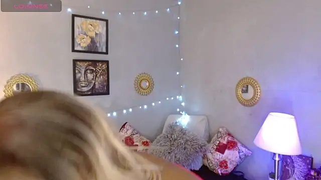 Snapshot of Corinndupontx chatting on September 29, 2025, 8:58 pm Corinndupontx online show from September 29, 2025, 8:58 pm