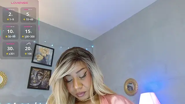 Snapshot of Corinndupontx chatting on October 10, 2025, 5:08 am Corinndupontx online show from October 10, 2025, 5:08 am