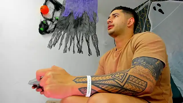 king falconer online show from October 15, 2025, 2:54 am