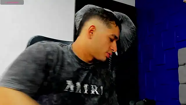 king falconer online show from November 17, 2025, 1:42 am