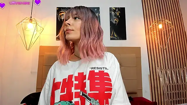 alesziarose online show from October 5, 2025, 7:26 pm