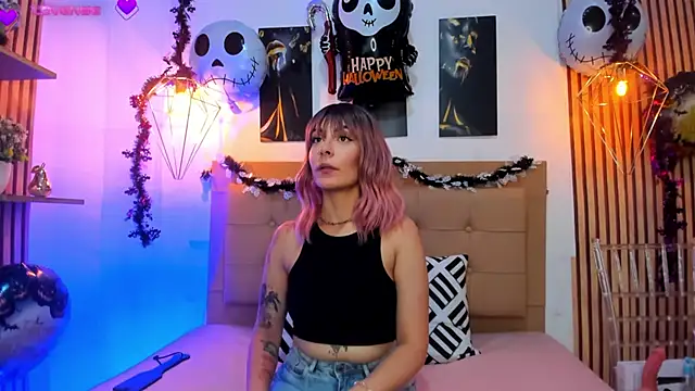 alesziarose online show from October 17, 2025, 7:48 pm