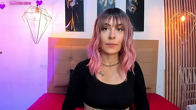 alesziarose online show from September 8, 2025, 8:08 pm