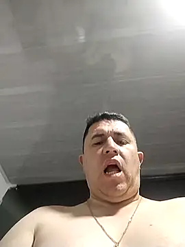 BigCristh79 online show from November 28, 2025, 10:32 pm