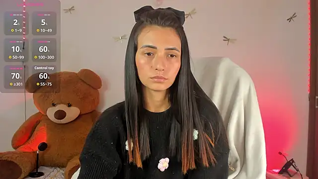 princessluna 19 online show from October 18, 2025, 9:06 pm