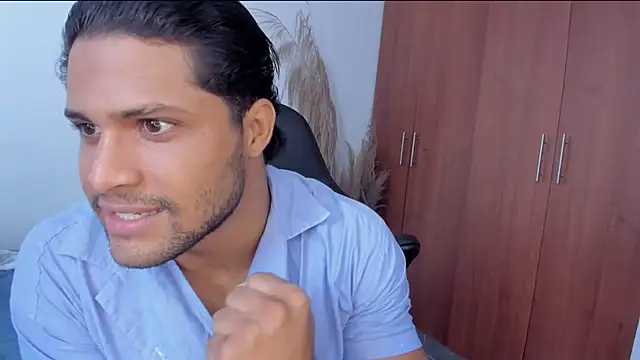 Evansdark1 online show from April 2, 2026, 9:32 pm