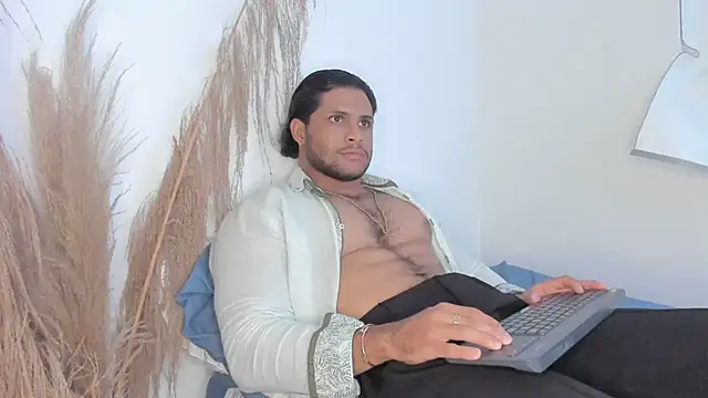 Snapshot of Evansdark1 chatting on February 26, 2026, 10:43 pm Evansdark1 online show from February 26, 2026, 10:43 pm