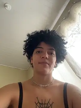 CamillyBlum online show from November 24, 2025, 4:40 pm