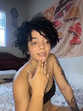 CamillyBlum online show from December 4, 2025, 9:36 pm