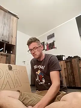 liema3156 online show from April 25, 2026, 7:22 pm