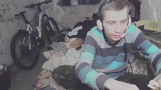 makarov1993 online show from October 15, 2025, 10:29 pm