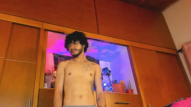 Snapshot of emmmalym chatting on September 18, 2025, 1:41 am emmmalym online show from September 18, 2025, 1:41 am