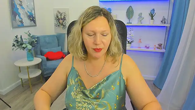 Snapshot of NinaStarle chatting on May 13, 2026, 11:39 am NinaStarle online show from May 13, 2026, 11:39 am
