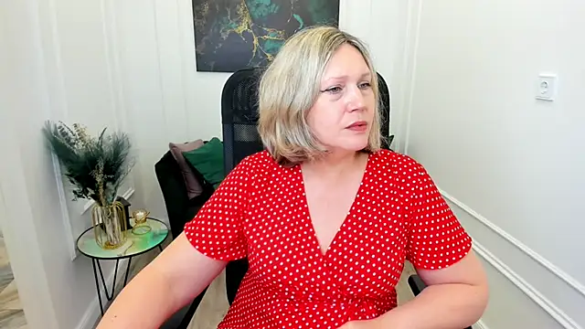 Snapshot of NinaStarle chatting on June 1, 2026, 12:38 pm NinaStarle online show from June 1, 2026, 12:38 pm