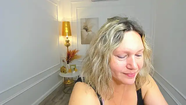 Snapshot of NinaStarle chatting on May 3, 2026, 4:39 am NinaStarle online show from May 3, 2026, 4:39 am