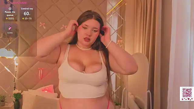 Chloee White online show from July 17, 2026, 8:55 am