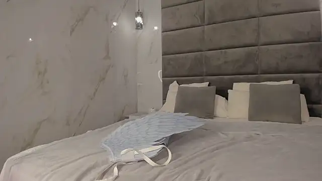 Chloee White online show from July 6, 2026, 9:16 am
