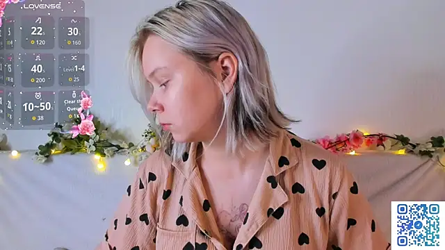 Snapshot of girlllsooft chatting on November 7, 2025, 1:43 am girlllsooft online show from November 7, 2025, 1:43 am