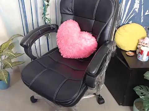 anika bold online show from November 28, 2025, 4:12 am