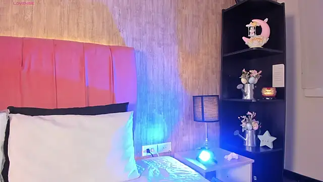 Kendra kobein online show from April 17, 2026, 8:33 pm