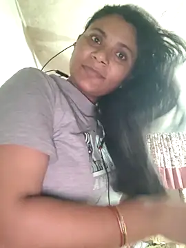 Snapshot of couple_71 chatting on November 13, 2025, 7:01 am couple 71 online show from November 13, 2025, 7:01 am